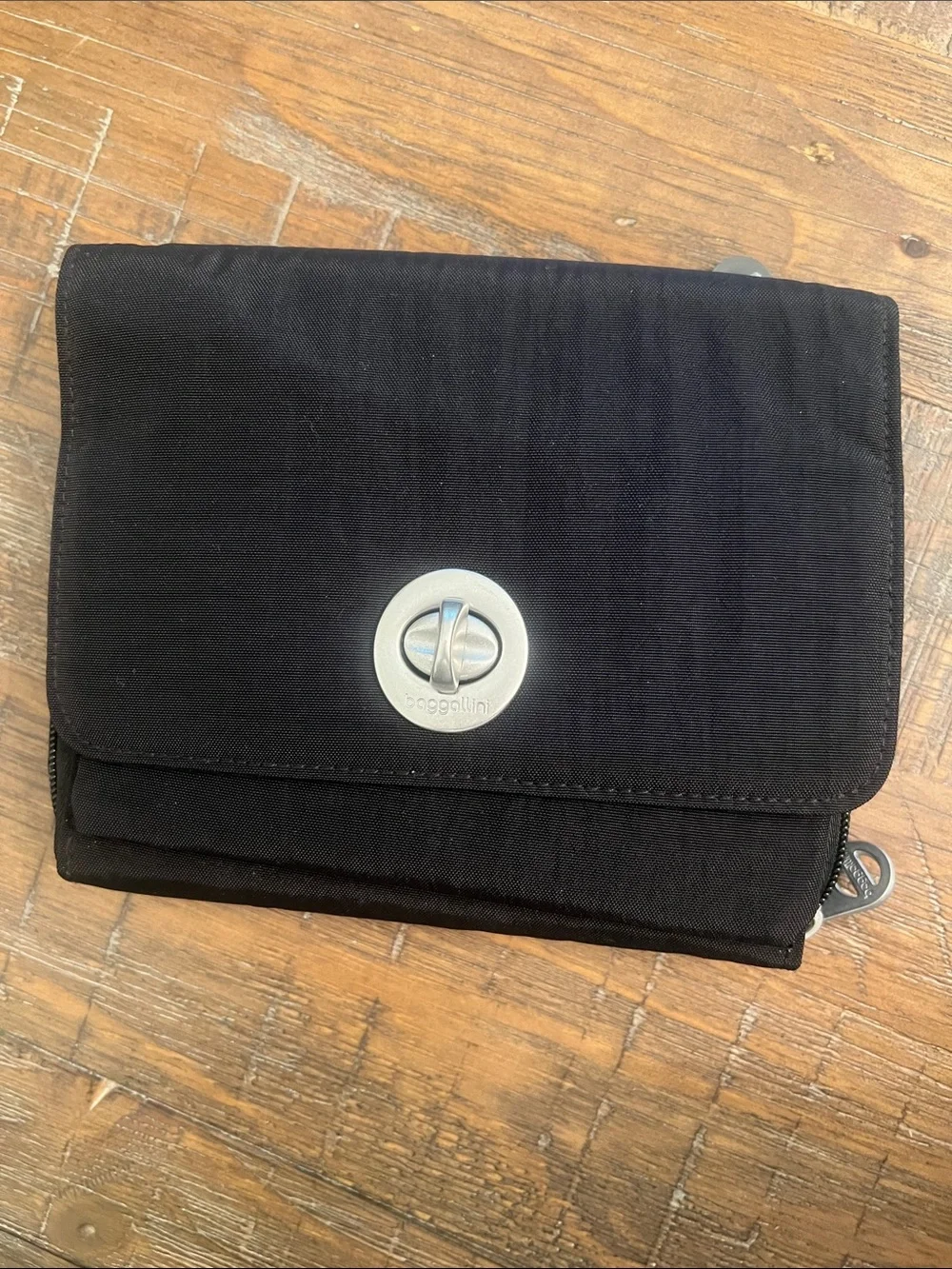 Baggallini Black Crossbody Wallet with Silver Turn-Lock - Picture 1 of 7